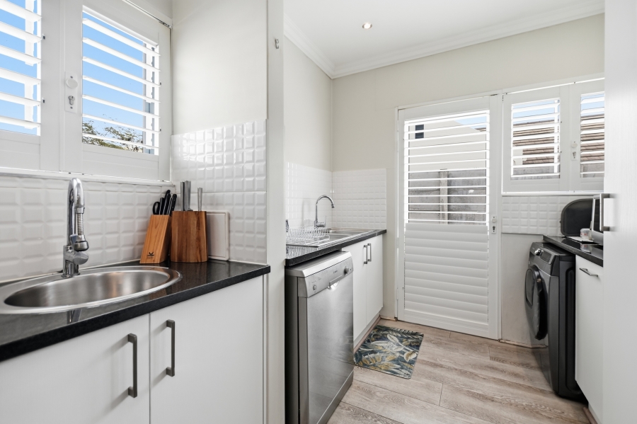 4 Bedroom Property for Sale in Sunningdale Western Cape